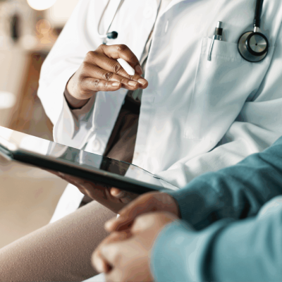 6445_news-ft-image Doctor consulting with a patient.